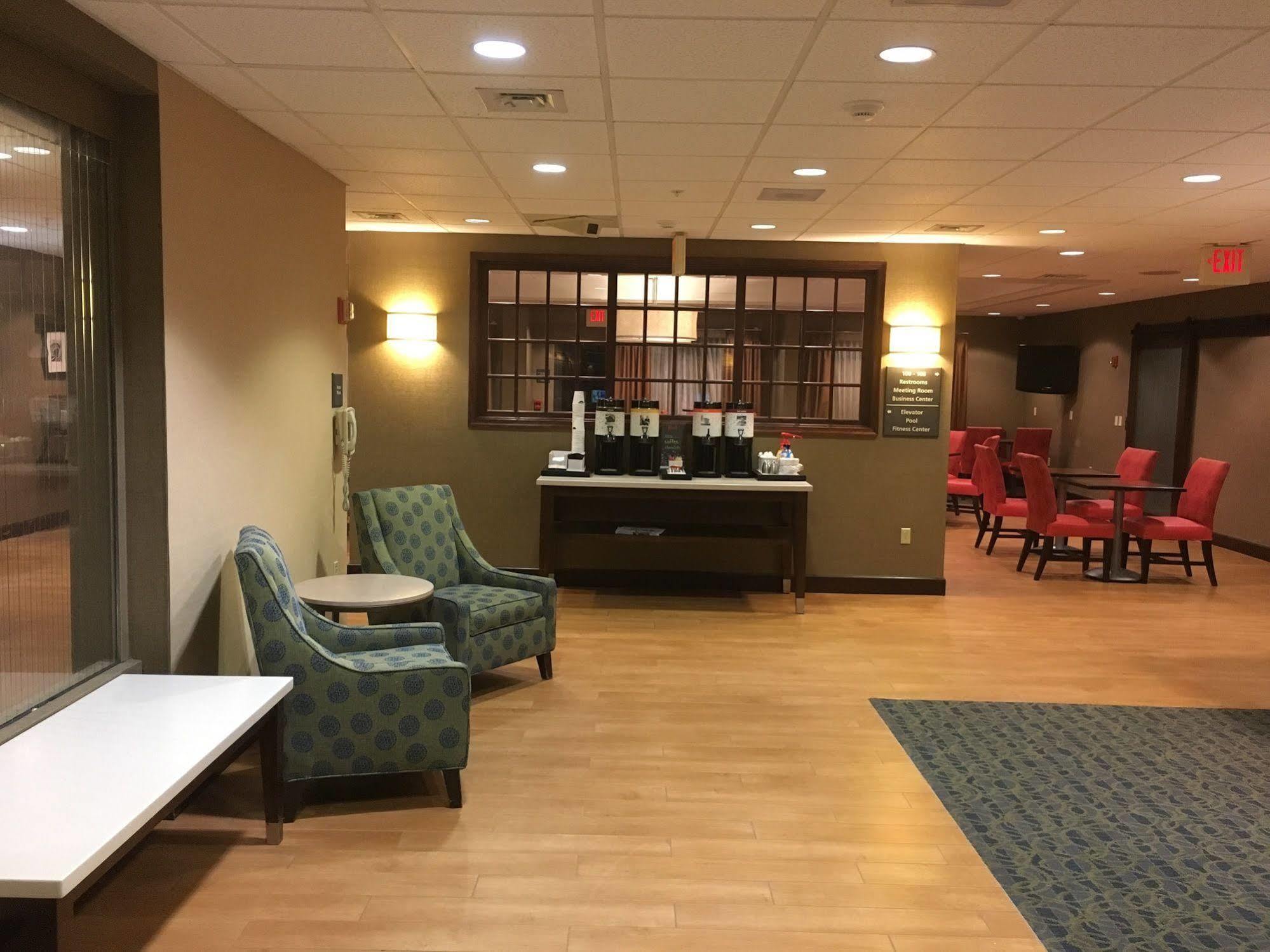 贝德福德希尔顿恒庭酒店 外观 照片